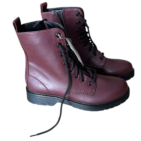 Time and Tru Maroon Lace-Up Boots - Picture 1 of 6